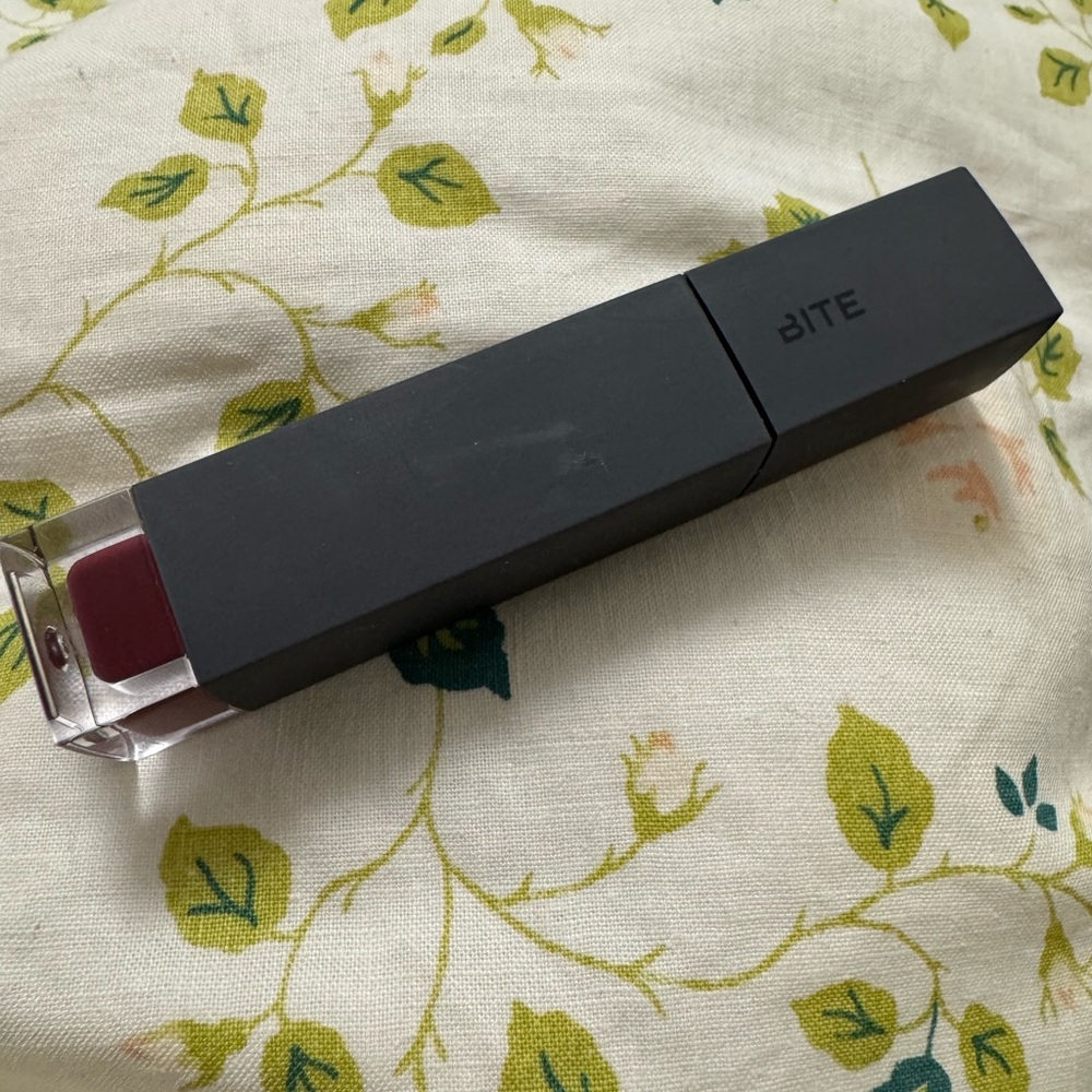 Bite Beauty Amuse Bouche Liquified Lip Color INFUSE lipstick rouge a levres